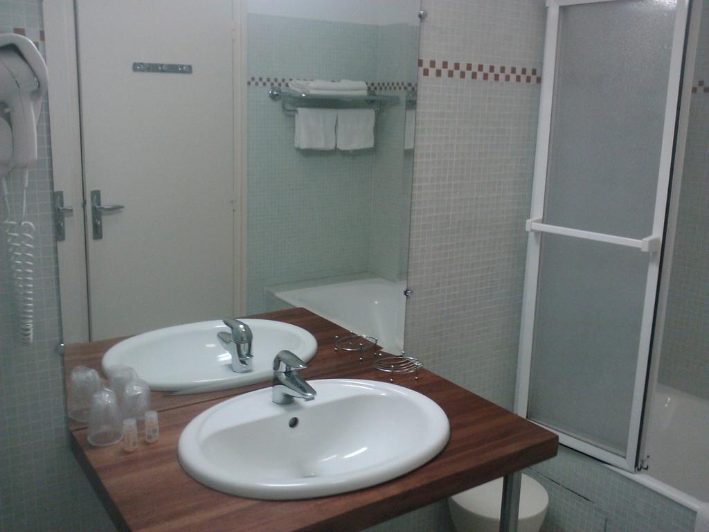 Chateau D'Arance Hotel Cette-Eygun Room photo